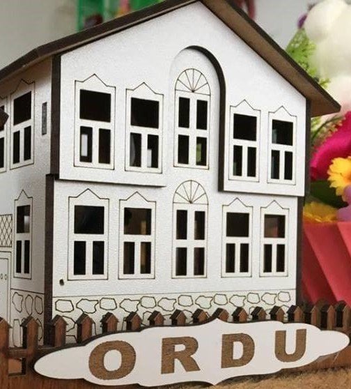 Ordu Yazılı Büyük Ev Şeklinde Gece Lambası-Ahşaptan